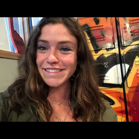 Meet your Posher, Delany - Picture 1 of 1